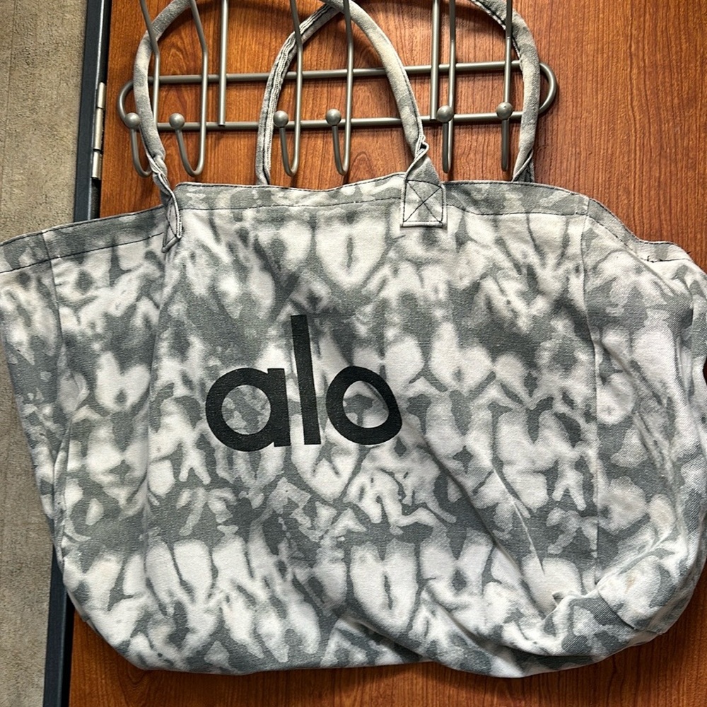 ALO iconic shopper tote